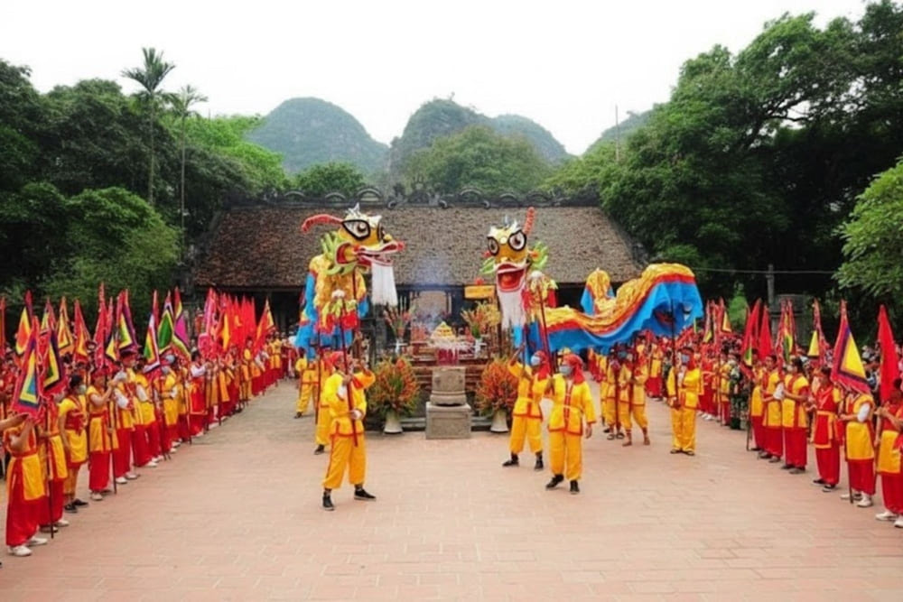 Hoa Lu Ancient Capital holds numerous traditional festivals to honor and commemorate the kings and national heroes